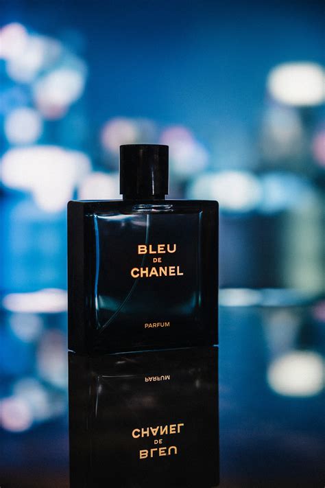 bleu de chanel parfum 評價|以清新木質調登頂「最受女性歡迎的男香」Bleu de .